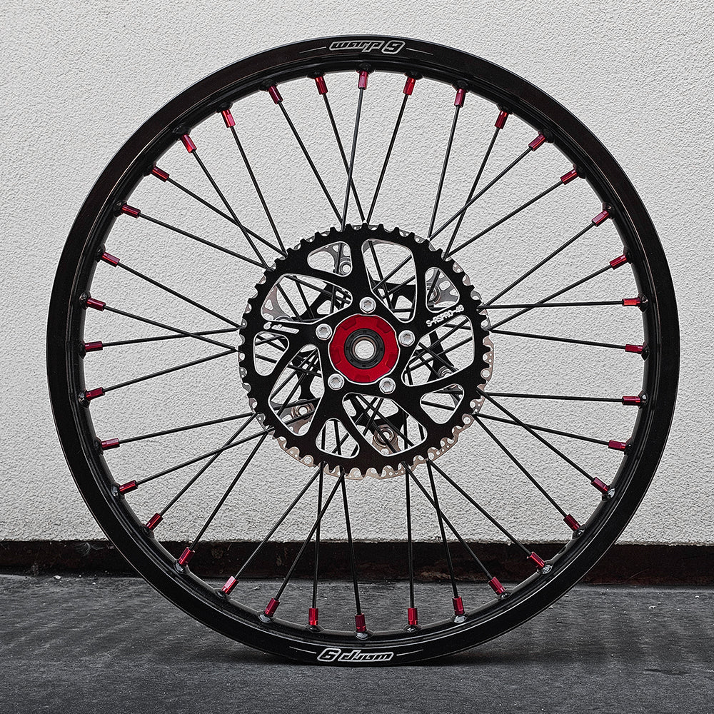 Roue Arrière Noire & Rouge 19" + Disque / Couronne WARP 9