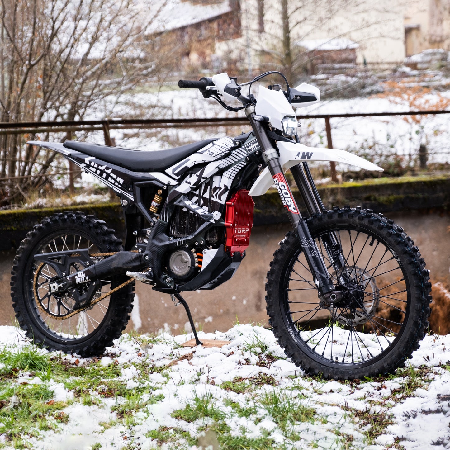 JW'Custom: SUR-RON Ultra Bee / SnowPiercer 18kW